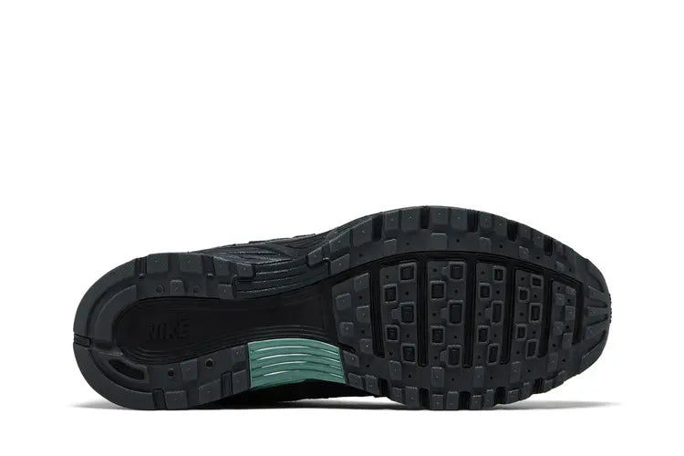 NIKE P6000 ANTHRACITE CLAY GREY