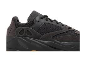 ADIDAS YEEZY 700 UTILITY BLACK