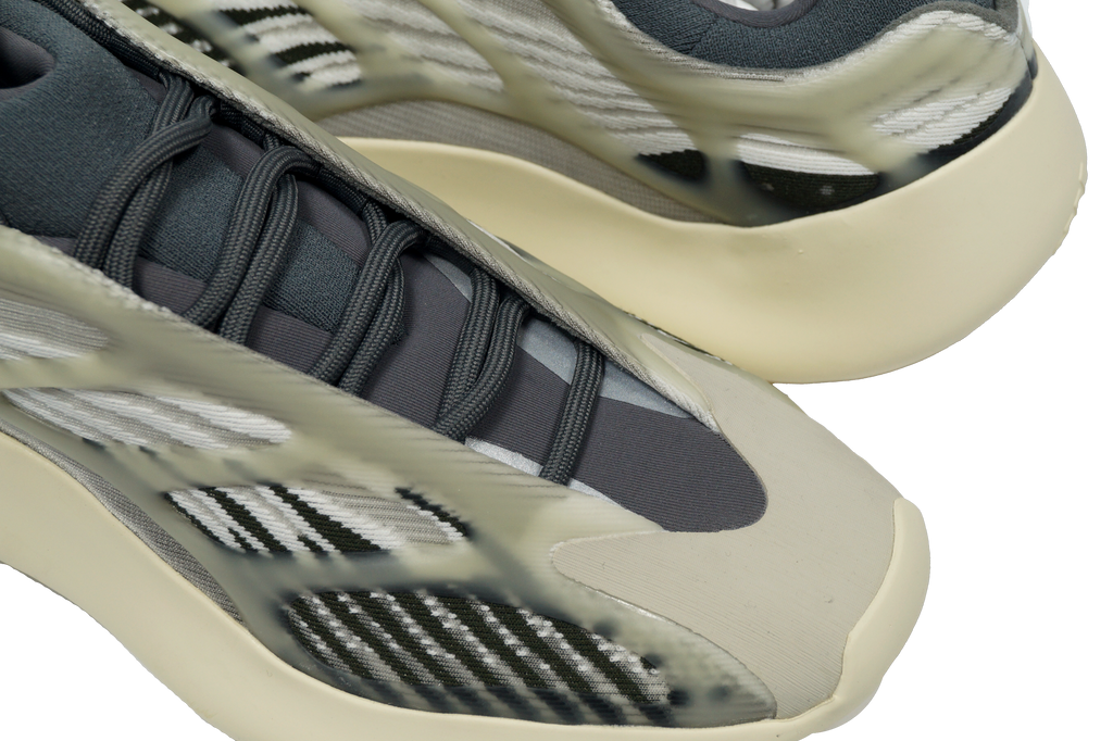 ADIDAS YEEZY 700V3 FADE SALT
