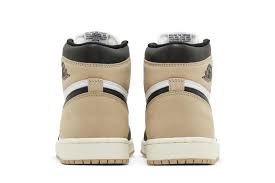NIKE AIR JORDAN 1 HIGH OG LATTE