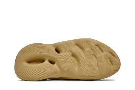 ADIDAS YEEZY FOAM RNR DESERT SAND