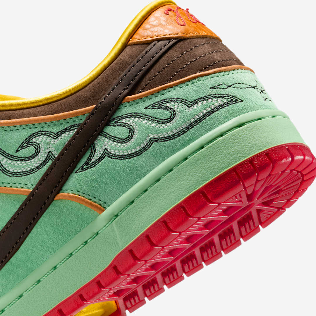 NIKE SB DUNK LOW RODEO TOURMALINE