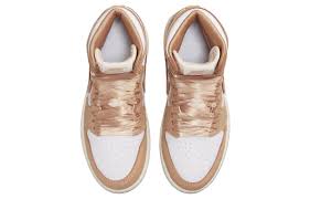 NIKE AIR JORDAN 1 HIGH PRALINE