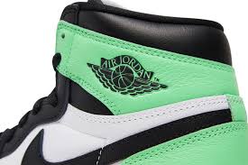 NIKE AIR JORDAN 1 HIGH GLOW GREEN