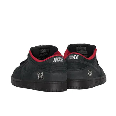 NIKE SB DUNK LOW X SUPREME BLACK