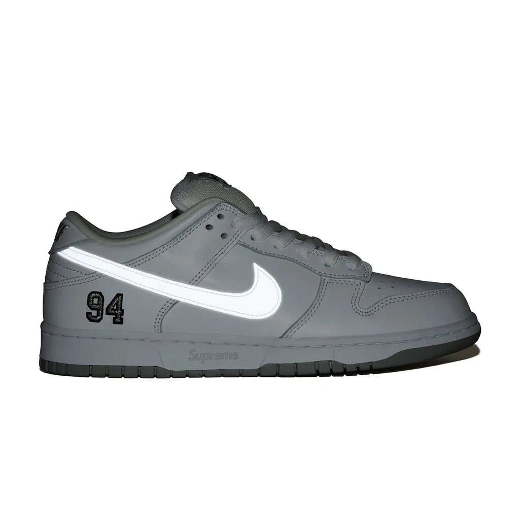 NIKE SB DUNK LOW X SUPREME WHITE METALIC SILVER