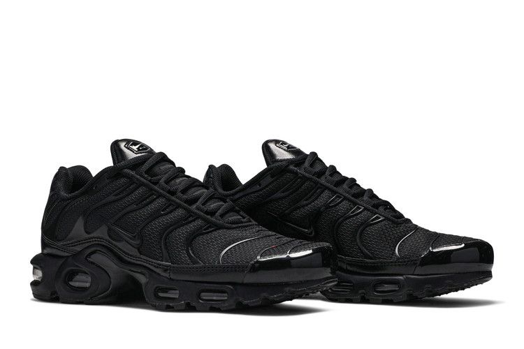 NIKE AIR MAX PLUS BLACK