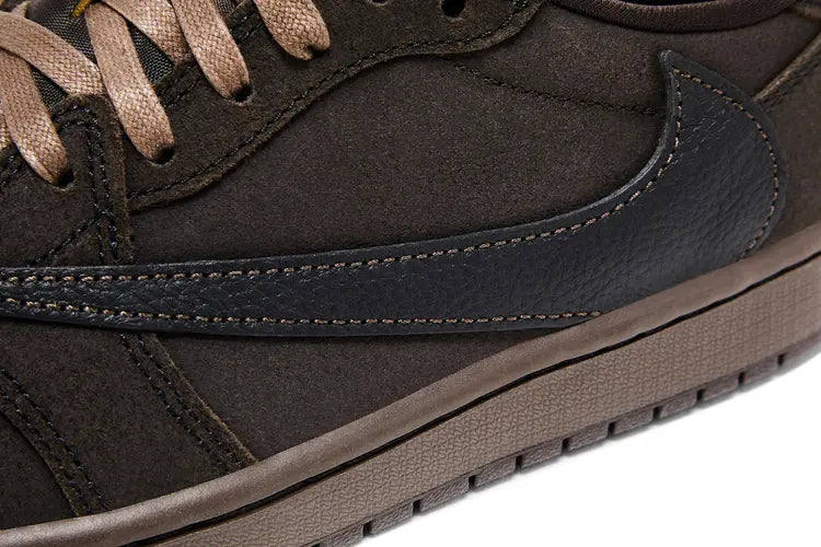 NIKE AIR JORDAN 1 LOW X TRAVIS SCOTT VELVET BROWN