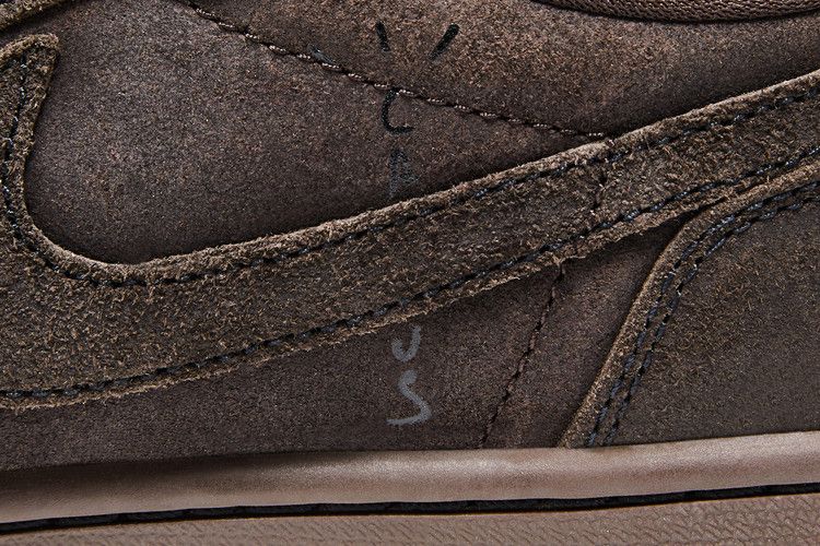 NIKE AIR JORDAN 1 LOW X TRAVIS SCOTT VELVET BROWN
