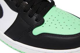NIKE AIR JORDAN 1 HIGH GLOW GREEN