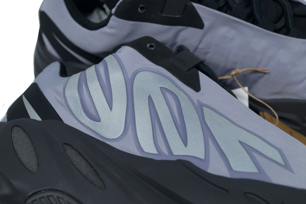 ADIDAS YEEZY 700MNVN GEODE