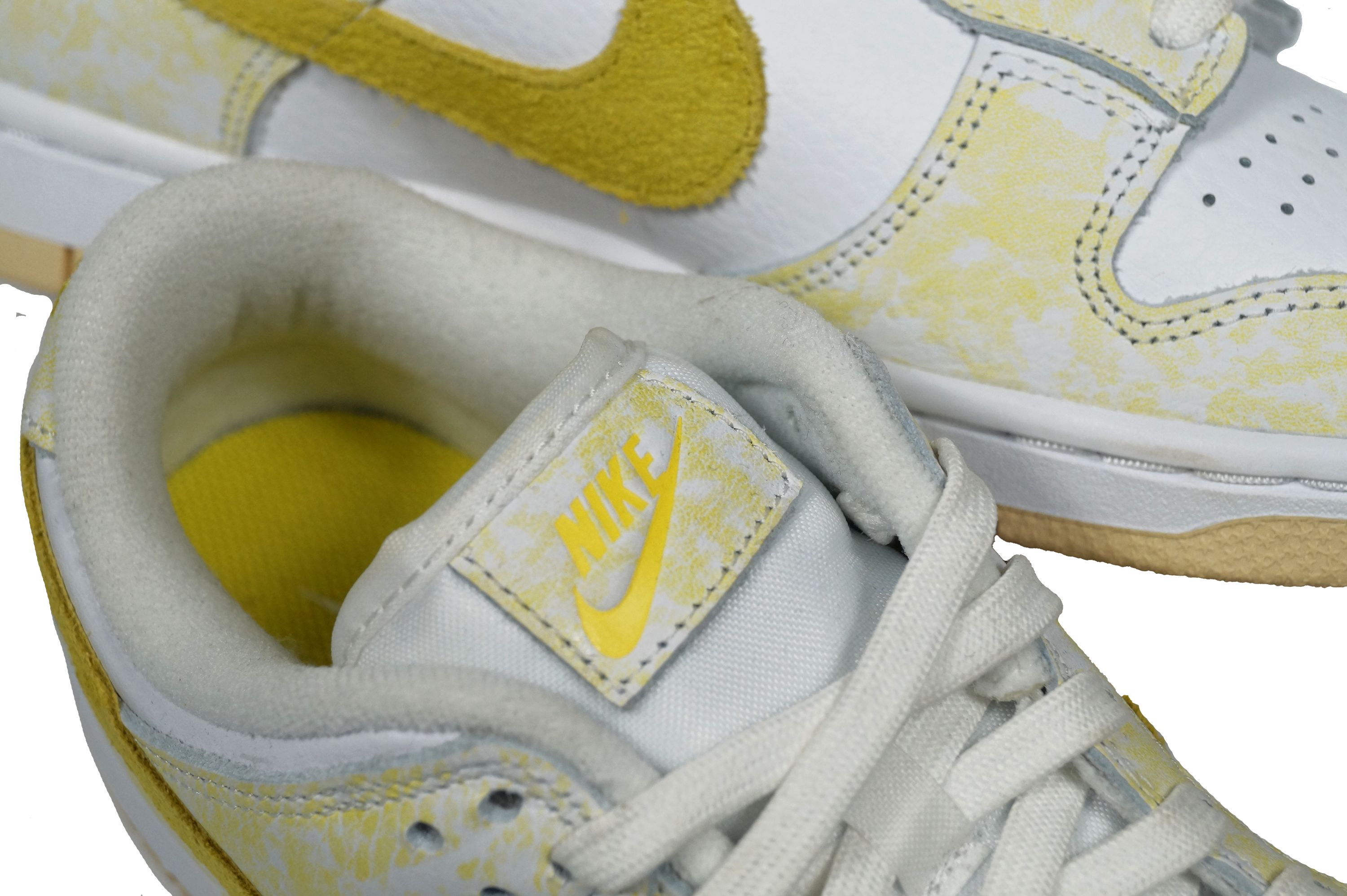 NIKE DUNK LOW YELLOW STRIKE