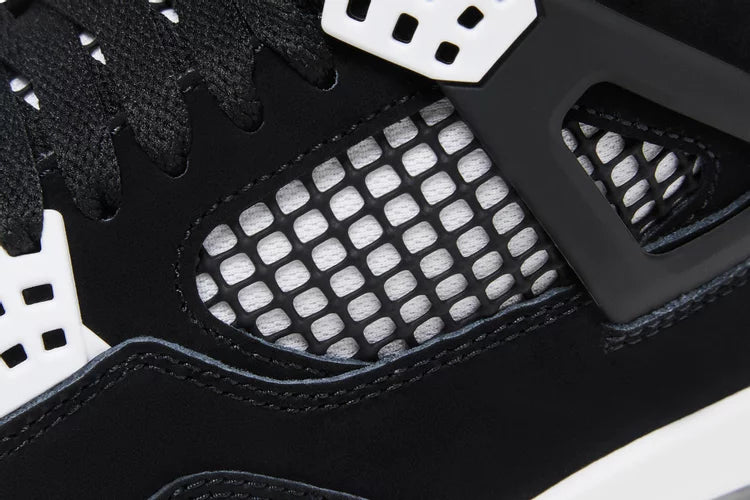 NIKE AIR JORDAN 4 WHITE THUNDER