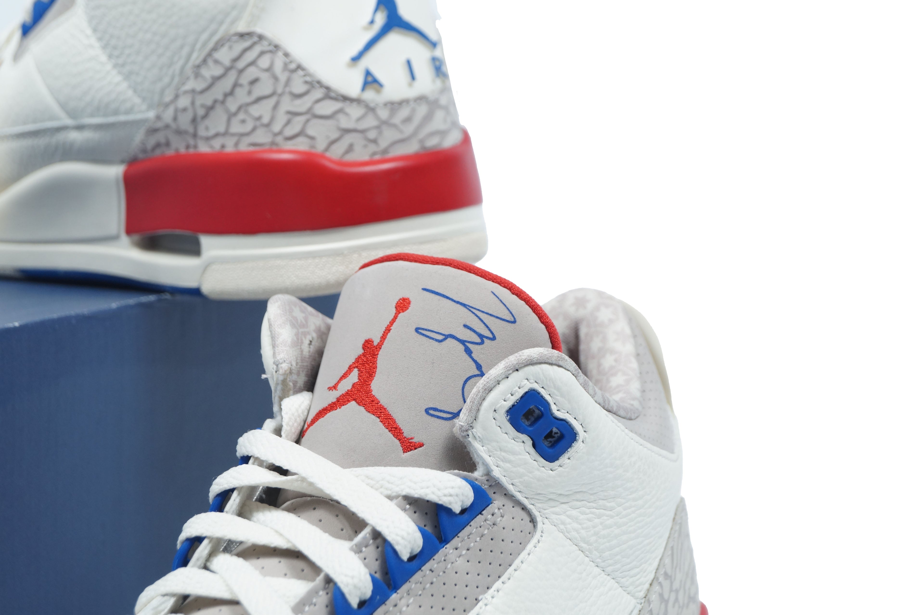 NIKE AIR JORDAN 3 INTERNATIONAL FLIGHT