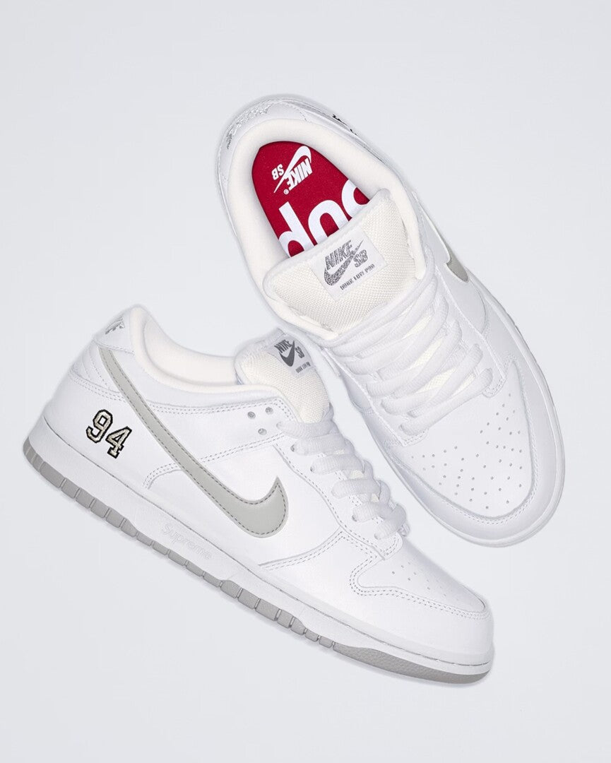 NIKE SB DUNK LOW X SUPREME WHITE
